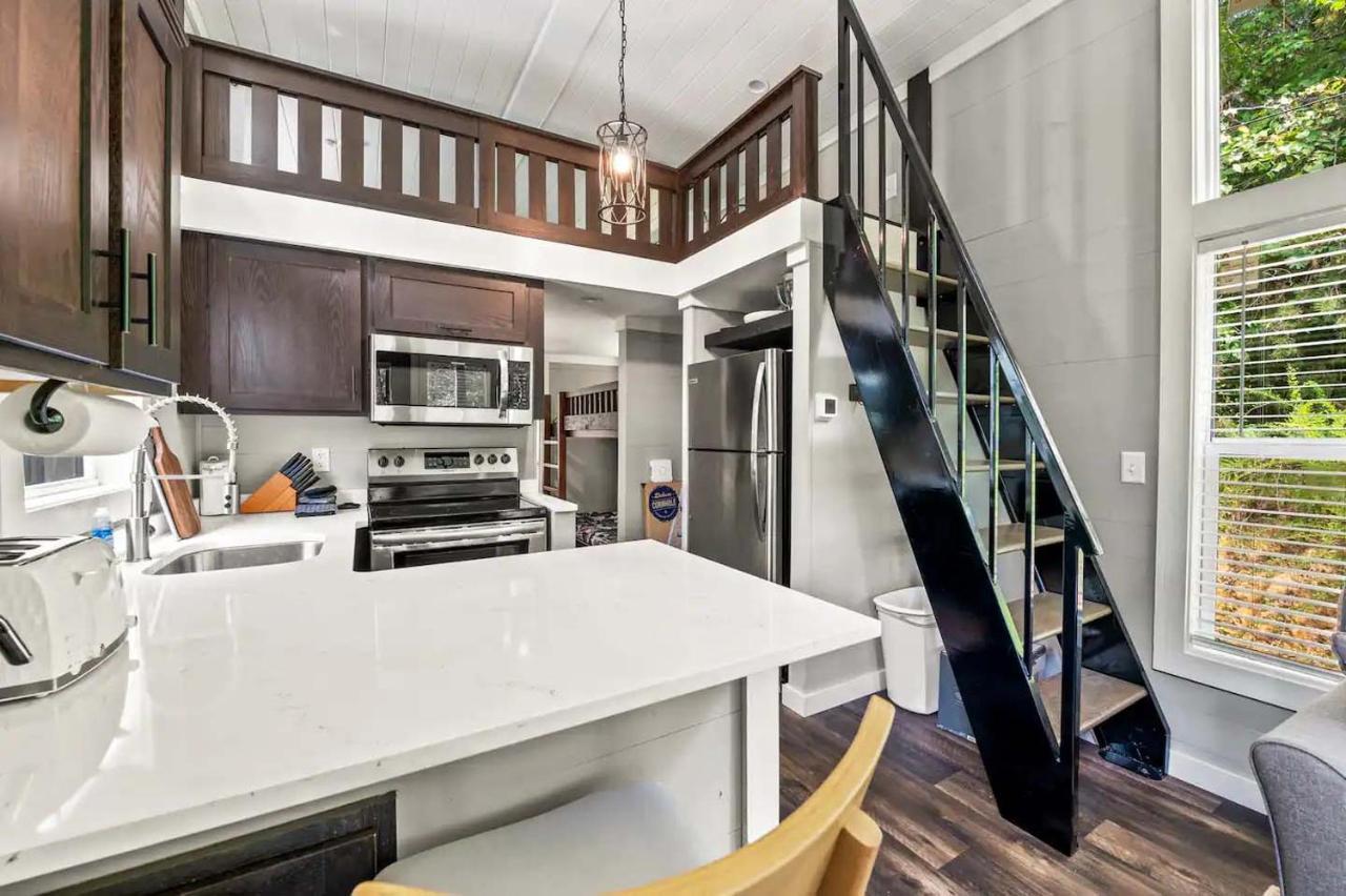Crescent Moon Cabin Villa Сивиървил Екстериор снимка