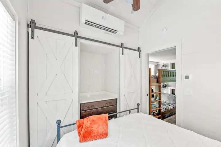 Crescent Moon Cabin Villa Сивиървил Екстериор снимка